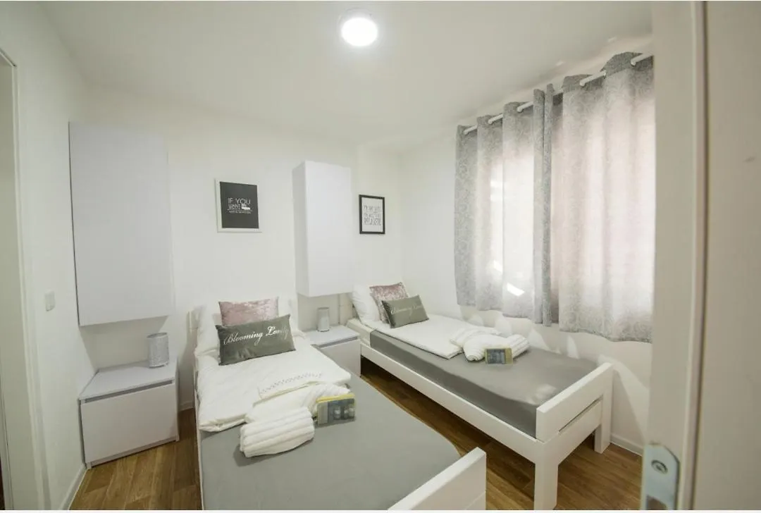 Sunny Day, Mobile Home Biograd Na Moru